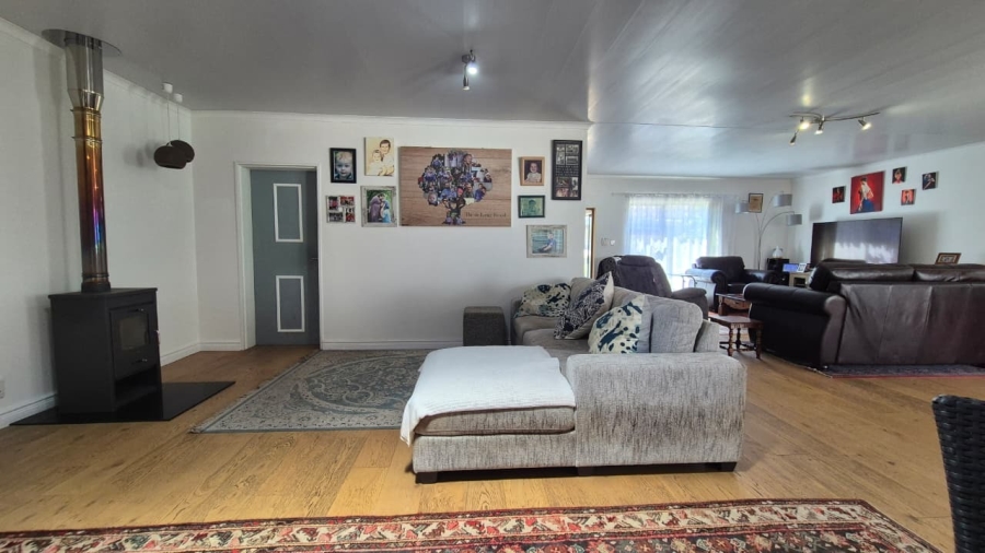 4 Bedroom Property for Sale in Country Club Western Cape